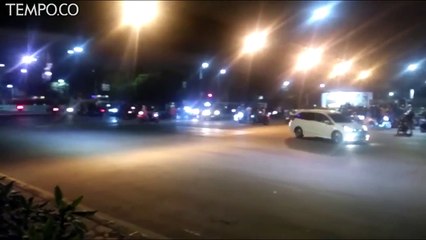 Rusuh Tengah Malam di Tomang, Massa Rusak Pos Polisi