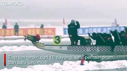 Keseruan Lomba Perahu Naga di Hamparan Es