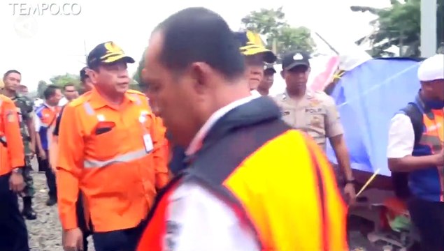 Video Viral Naik Perahu Karet dengan Kursi, Ini Kata Dirut PT. KAI