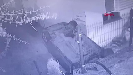 OTOMOBİL SİTE BAHÇESİNE DÜŞTÜ; ANNE İLE ÇOCUKLARI YARALANDI