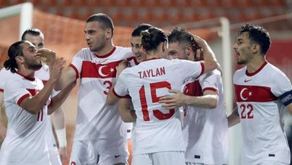 Galatasaray'dan tarihi transfer operasyonu! 3 milli yıldıza aynı anda imza attıracaklar