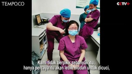 Perawat Potong Rambut untuk Kurangi Risiko Infeksi Virus Corona