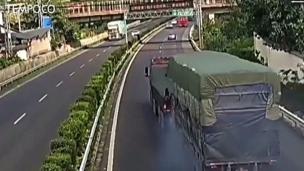Aksi Cerdik Sopir Truk Hindari Kecelakaan Fatal di Tol