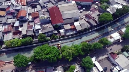 Video Drone: Bantaran Kali Sentiong Berbenah Buang Kesan Kumuh