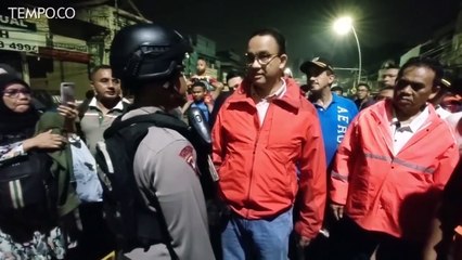 Usai Banjir, Sampah Menggunung di Kampung Melayu