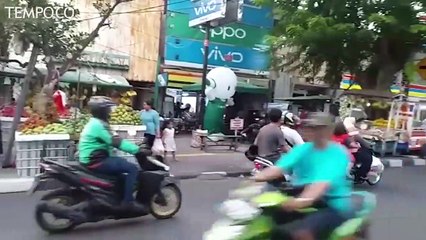 Anies Bikin Wacana PKL Bisa Jualan di Trotoar