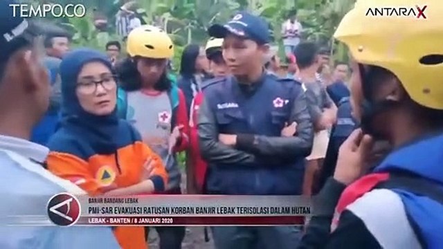Momen Evakuasi Korban Banjir Lebak yang Terisolasi dalam Hutan
