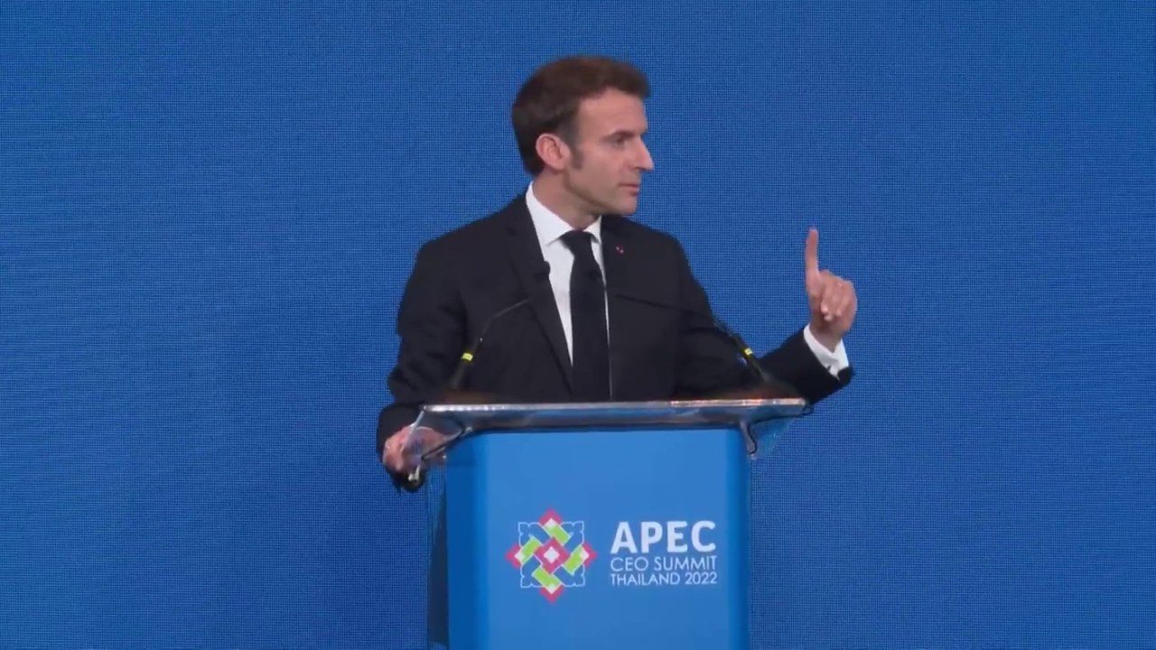 Emmanuel Macron au sommet de l'Apec: "Les Franç...