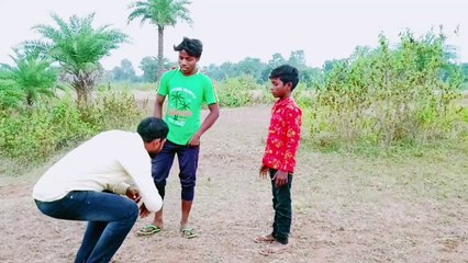  are bhai iska mood theek ho lao  main nahin kholunga