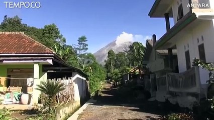 Lava Pijar Gunung Semeru Akibatkan Hujan Abu
