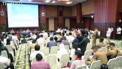 Gebrakan Nadiem, Dana Bos Bisa untuk Bayar Guru Honorer