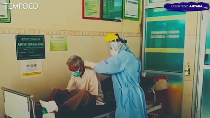 Perawat, Berjibaku di Tengah Bahaya Virus dan Paranoia | KORAN TEMPO