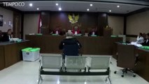 Jadi Saksi untuk Habil Marati, Kivlan Zein Datang Pakai Kursi Roda