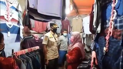 Penertiban Pelanggar PSBB di Pasar Malam Jiung Kemayoran