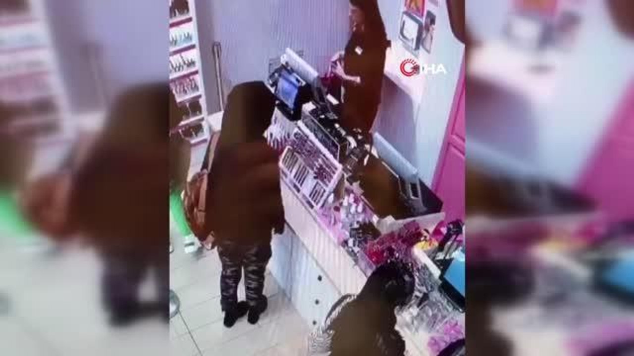 İstiklal Caddesi'ni kana bulayan terörist Ahlam Albashir'in Taksim'e geliş görüntüsü ortaya çıktı