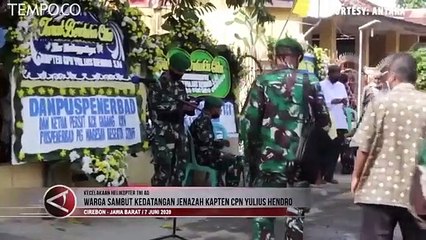 Isak Tangis Pecah saat Jenazah Korban Helikopter Jatuh Tiba di Rumah Duka