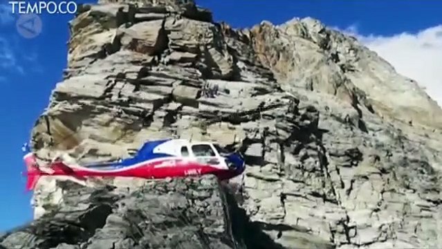 Evakuasi Pendaki yang Terjebak Longsor di Gunung Valle D'Aosta