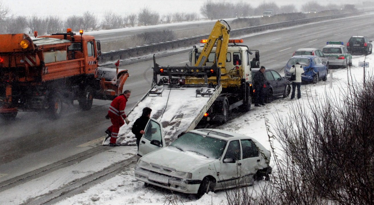 Hamburg: Unfälle und Glatteis nach erstem Schnee