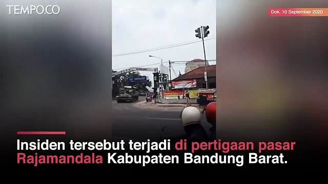 Insiden Tank Tabrak Gerobak dan Motor, TNI AD Ganti Kerugian | 60 Seconds