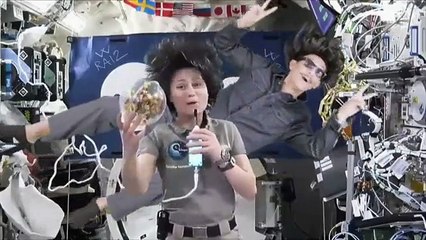 Fiorello e lo spot da incursore, tra Palazzo Chigi e lo spazio - Video