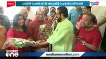 സംഗീത നാടക അക്കാദമിയുടെ വൈസ് ചെയർപേഴ്സന്‍റെ പാട്ടിന് ചെണ്ടയിൽ താളമിട്ട് ചെയർപേഴ്സൺ