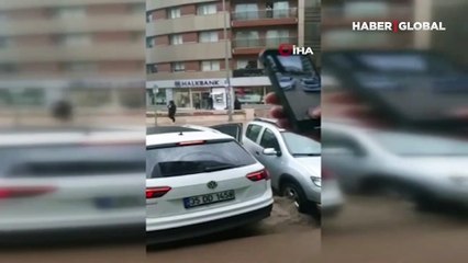 İzmir’i sağanak vurdu! Vatandaşlar zor anlar yaşadı