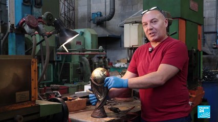 En Italie, dans les coulisses de la fabrication du trophée de la Coupe du Monde