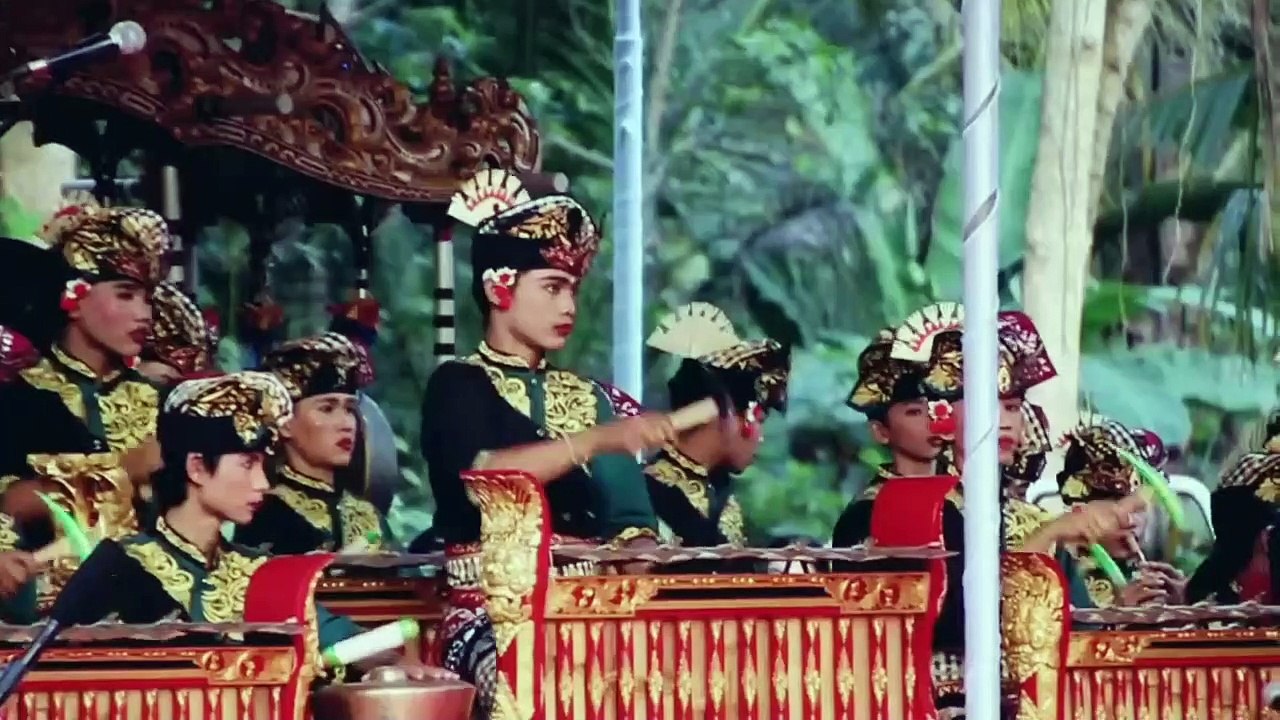 TARI BALI