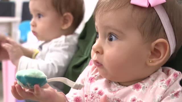 Parto diferido de 9 días entre uno y otro bebé: Me dijeron que yo era la mejor incubadora