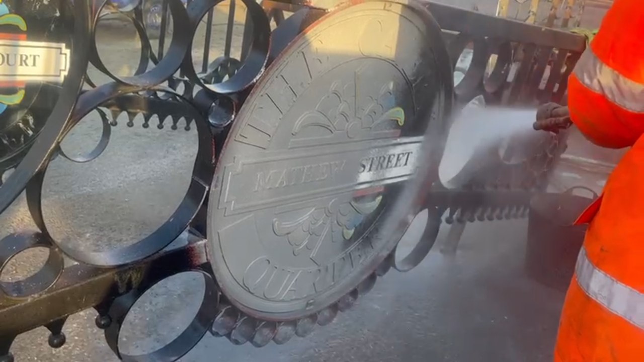 Cavern Quarter sign restoration - LiverpoolWorld news bulletin