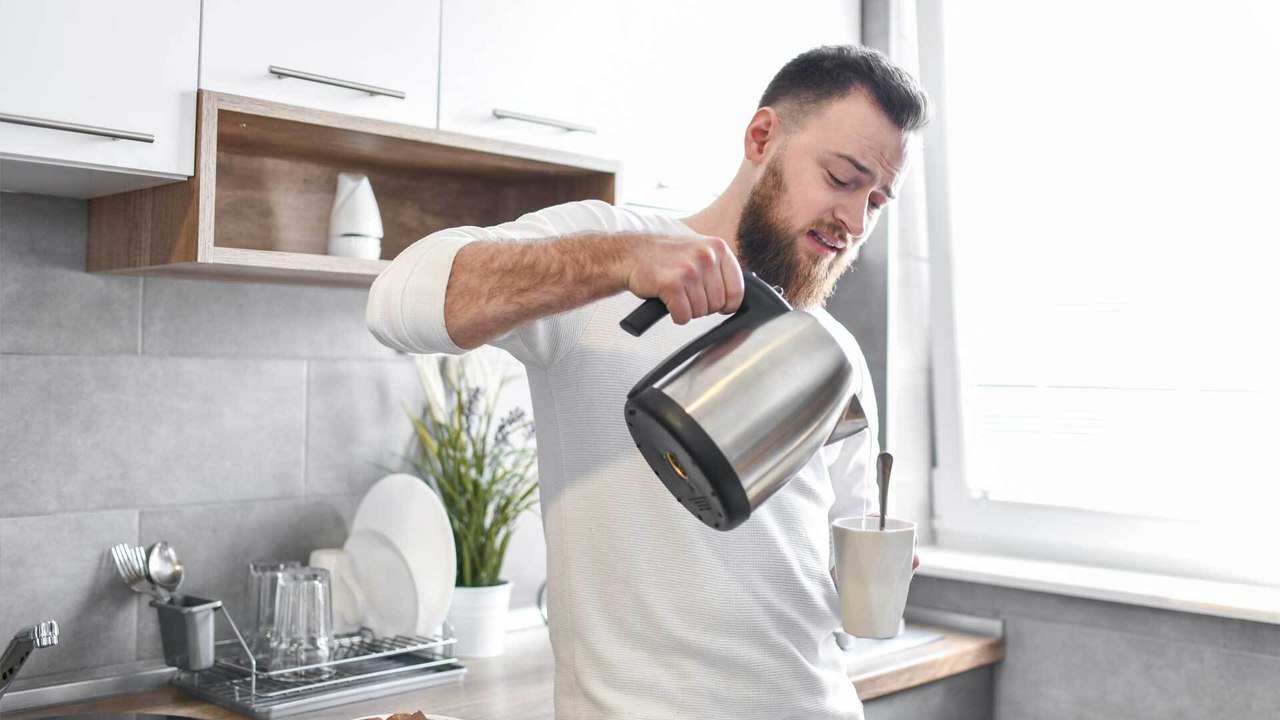 Darf ich das Restwasser im Wasserkocher benutzen?