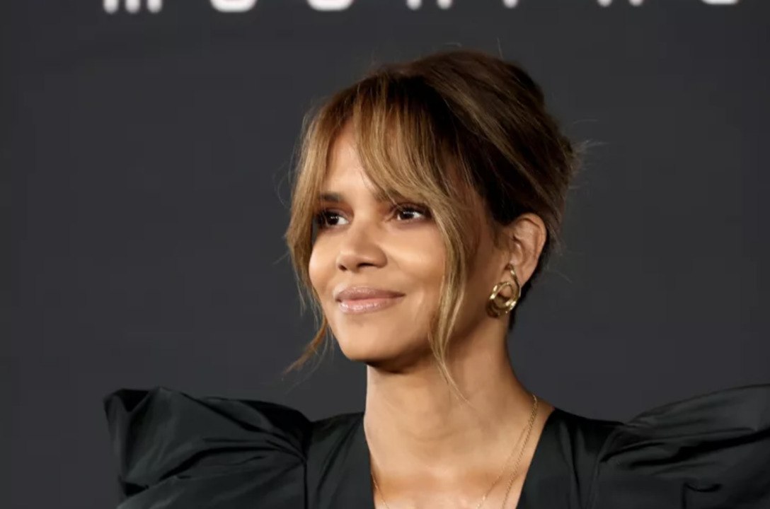 Halle Berry Paid Tribute to Dorothy Dandridge with Throwback Lingerie Photos on Instagram