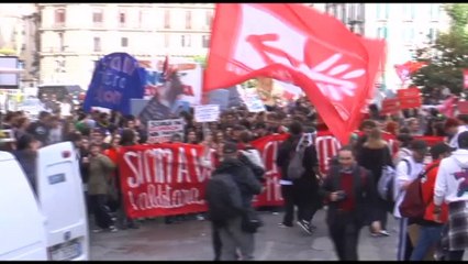 Da Napoli a Milano, studenti in piazza per il No Meloni Day