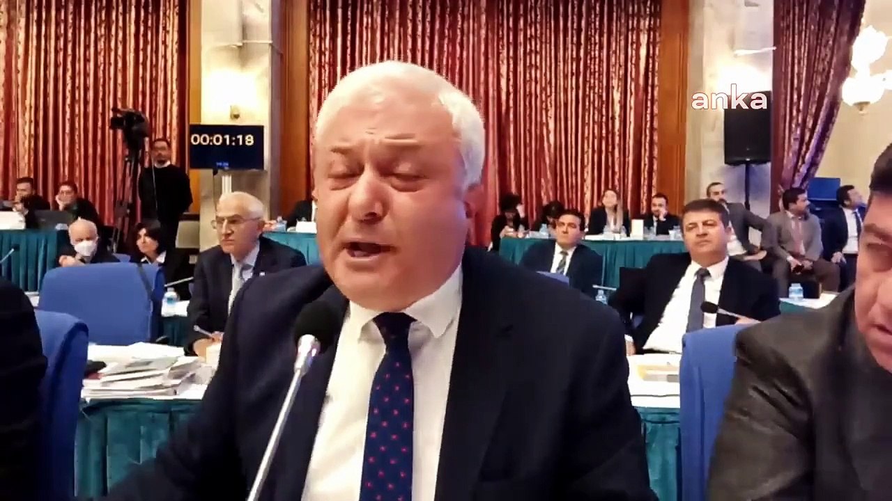 CHP'li Özkan'dan AKP'li Cora'ya: Ülke uyuşturucu batağının elinde, antidepresanlar ile ayakta duran bir ülke; bunun siyasi sorumluluğu bana mı, sana mı ait?