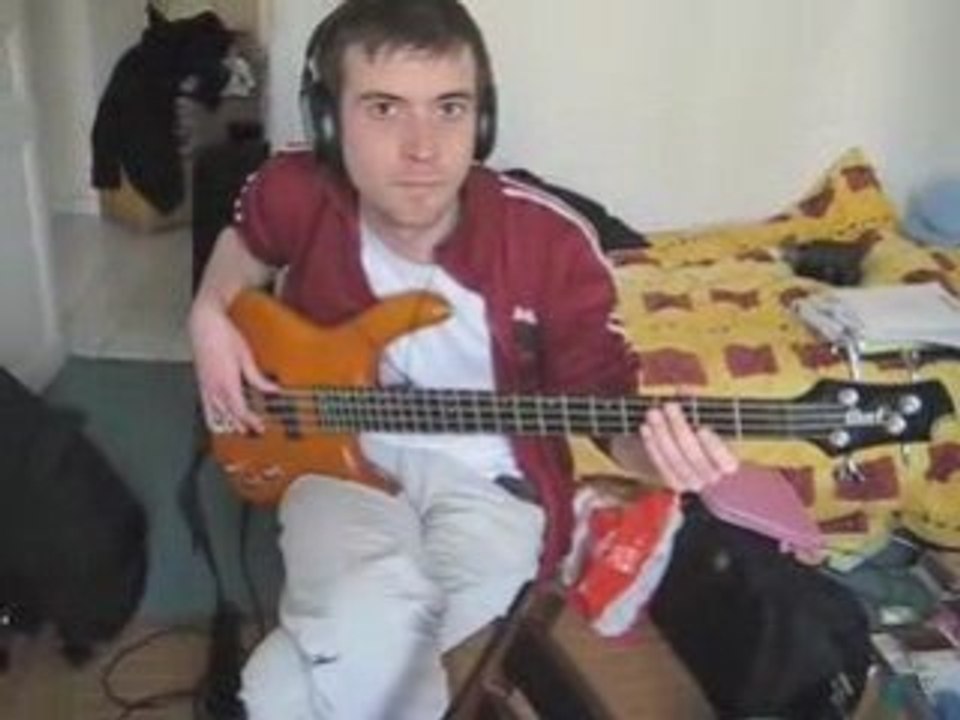 Enregistrement de Djé à la basse