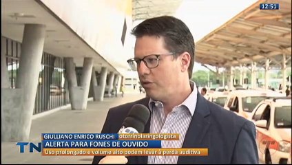 Alerta para o uso de fones de ouvido