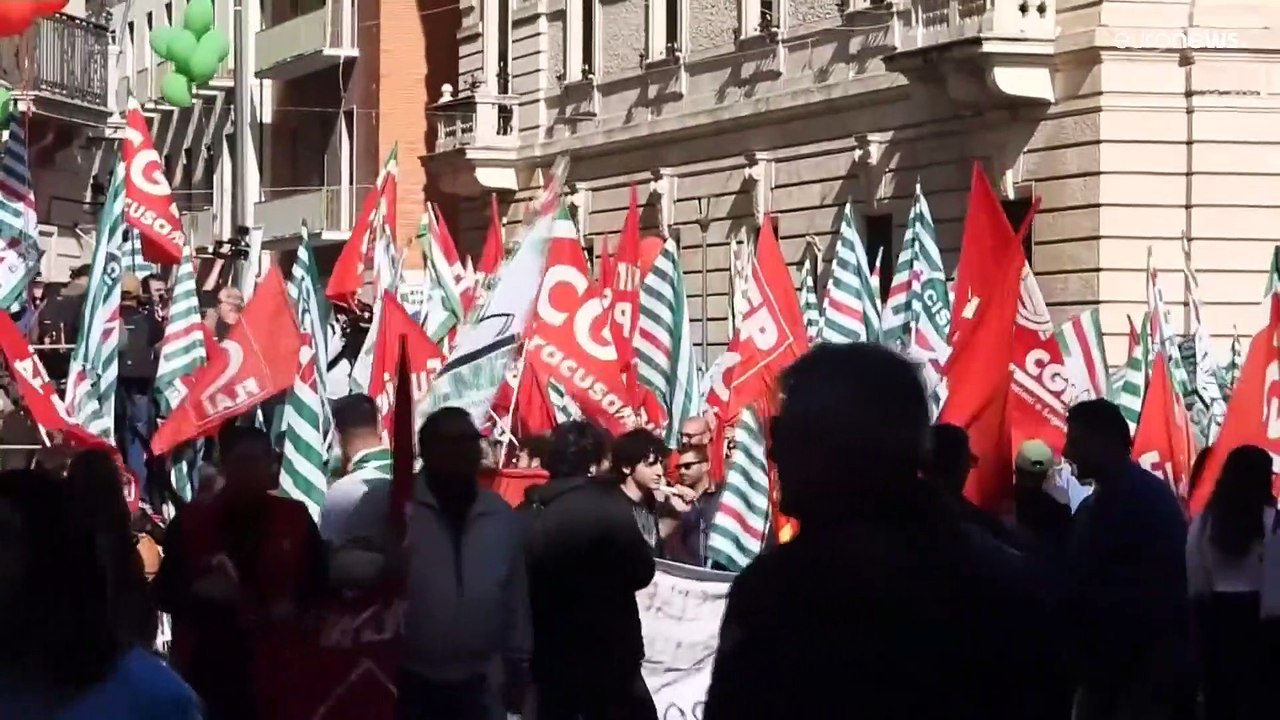"Salvate la raffineria di Priolo", sindacati in piazza: le sanzioni mettono a rischio i lavoratori