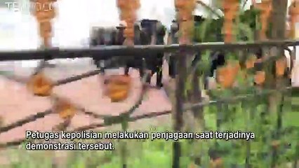 Demo Menolak Omnibus Law di Jakarta, Polisi Tembakkan Gas Air Mata di Manggadua