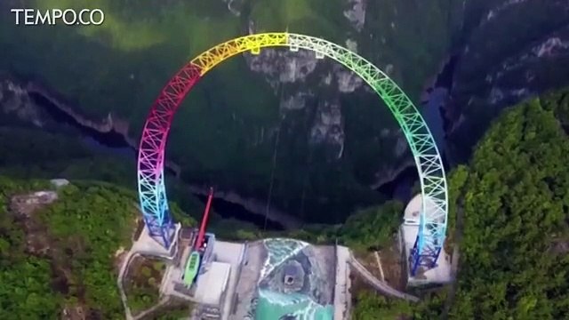 Ayunan Tertinggi di Dunia Dibuka di Chongqing Cina
