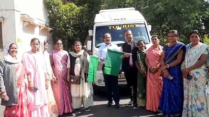 प्रशिक्षण के लिए महिला प्रतिभागियों का दल रवाना