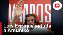 Luis Enrique saluda a Amunike en su primera transmisión en Twitch