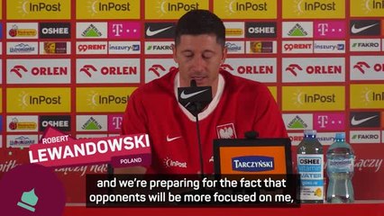 Lewandowski ready to handle pressure of being Poland's main man