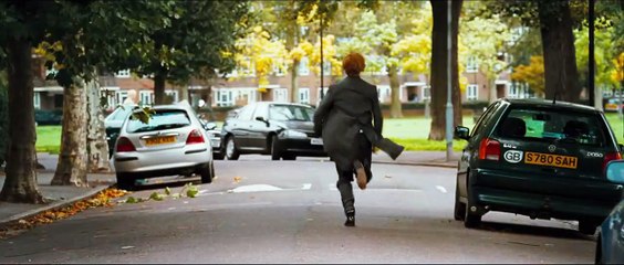Cours Toujours Dennis Bande-annonce (EN)