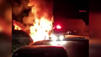 MUZ YÜKLÜ TIR SEYİR HALİNDEYKEN ALEV ALDI