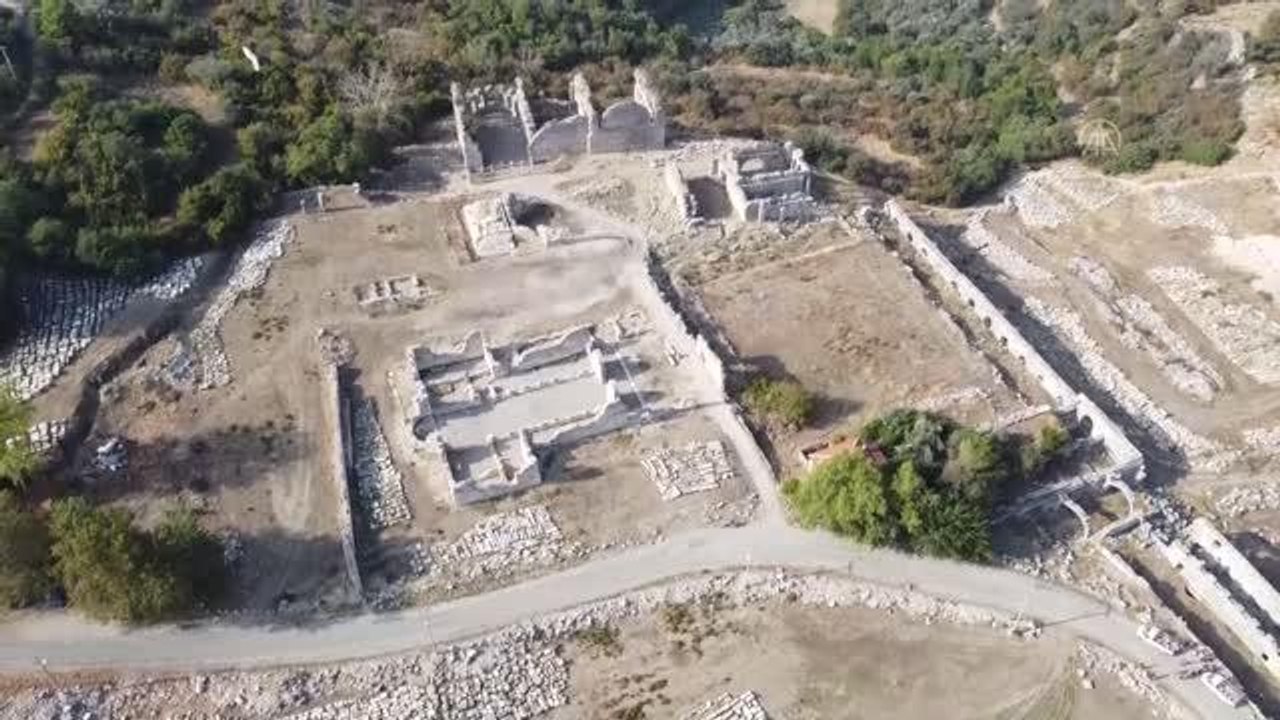 Likya'nın önemli kenti Tlos'ta tarihe ışık tutan kazı çalışmaları sürüyor