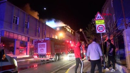 SULTANBEYLİ'DE 3 BİNA ALEV ALEV YANDI