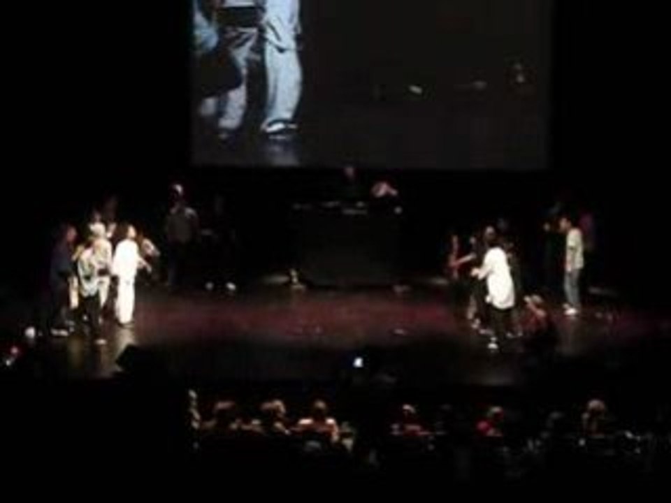 Dance halle krump