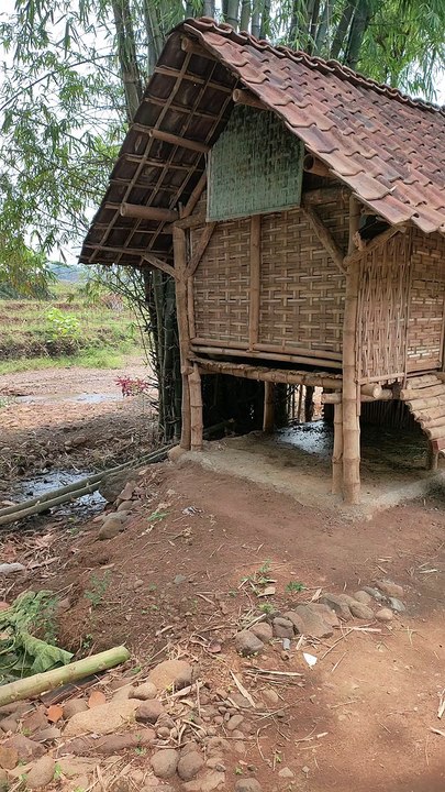 Rumah  bambu