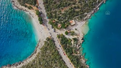 Kaş’ta turistler kasım ayında denizin keyfini çıkardı