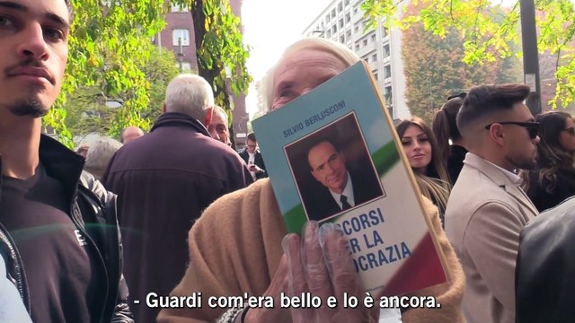 Milano, Berlusconi inaugura sede di Forza Italia tra foto con Putin: L'importante è essere ancora bello